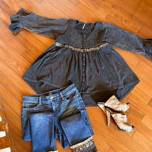 Chic Charcoal Tunic with Lace Detail